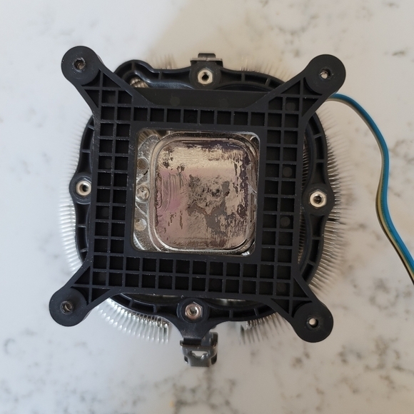 Intel CPU Cooler - Picture 3 of 5